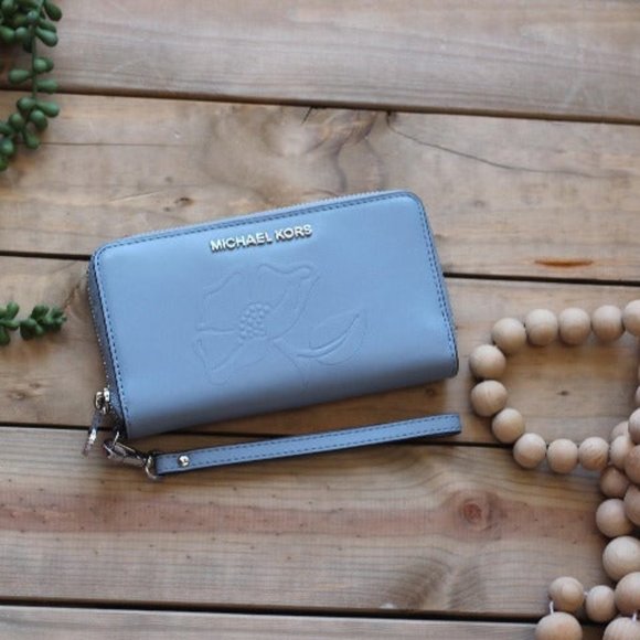 Michael Kors Nouveau Floral Wristlet - Pale Blue - Picture 3 of 7